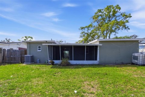 Villa ou maison à vendre à Tampa, Floride: 3 chambres, 130.71 m2 № 2427046 - photo 6