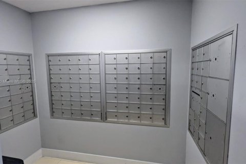 Copropriété à vendre à Hialeah, Floride: 1 chambre, 66.15 m2 № 1471698 - photo 9