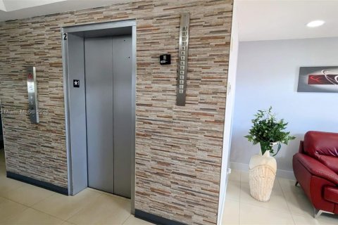 Copropriété à vendre à Hialeah, Floride: 1 chambre, 66.15 m2 № 1471698 - photo 8