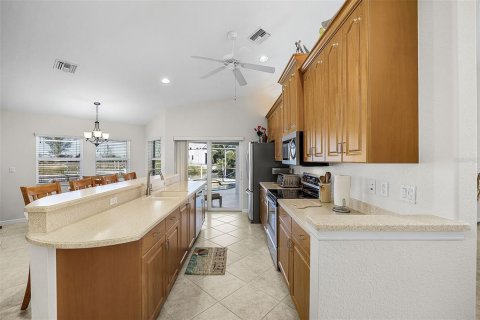 Casa en venta en Cape Coral, Florida, 4 dormitorios, 202.53 m2 № 2097650 - foto 12
