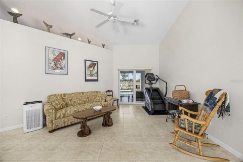 Casa en venta en Cape Coral, Florida, 4 dormitorios, 202.53 m2 № 2097650 - foto 9