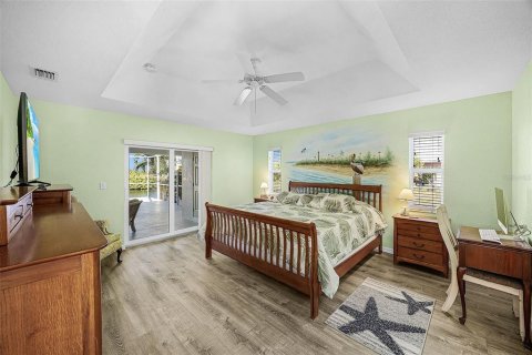 Casa en venta en Cape Coral, Florida, 4 dormitorios, 202.53 m2 № 2097650 - foto 17