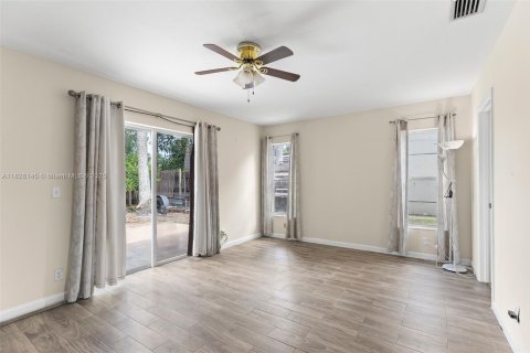 Casa en venta en Lake Worth, Florida, 3 dormitorios, 139.54 m2 № 1807128 - foto 17