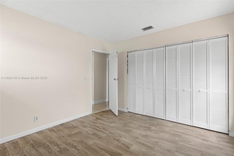 Casa en venta en Lake Worth, Florida, 3 dormitorios, 139.54 m2 № 1807128 - foto 12