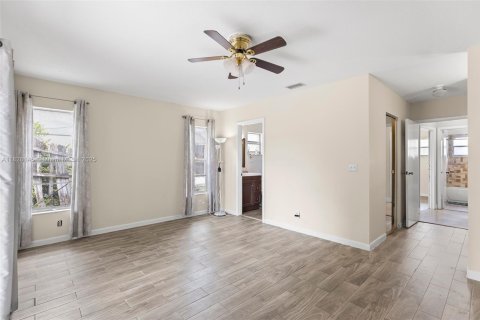 Casa en venta en Lake Worth, Florida, 3 dormitorios, 139.54 m2 № 1807128 - foto 18