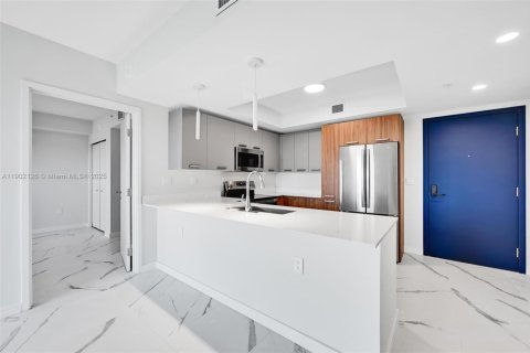 Apartment in North Miami, Florida 2 bedrooms, 83.7 sq.m. № 1954482 - photo 6