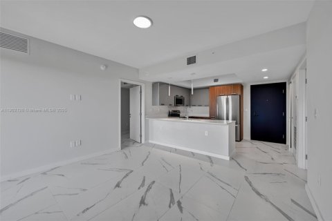 Apartment in North Miami, Florida 2 bedrooms, 83.7 sq.m. № 1954482 - photo 5