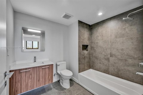 Apartment in North Miami, Florida 2 bedrooms, 83.7 sq.m. № 1954482 - photo 15