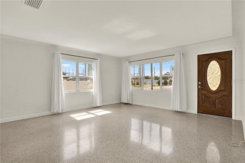House in Saint Petersburg, Florida 2 bedrooms, 95.13 sq.m. № 1851138 - photo 18