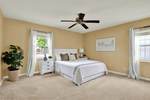 House in Saint Petersburg, Florida 2 bedrooms, 95.13 sq.m. № 1851138 - photo 12