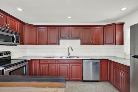 House in Saint Petersburg, Florida 2 bedrooms, 95.13 sq.m. № 1851138 - photo 10