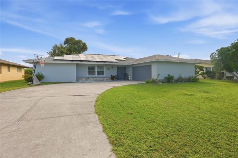 Casa en Punta Gorda, Florida 3 dormitorios, 219.99 m2 № 2376833