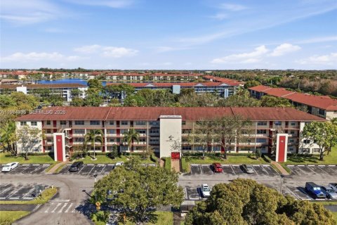 Condominio en alquiler en Pembroke Pines, Florida, 1 dormitorio, 74.51 m2 № 2057874 - foto 25