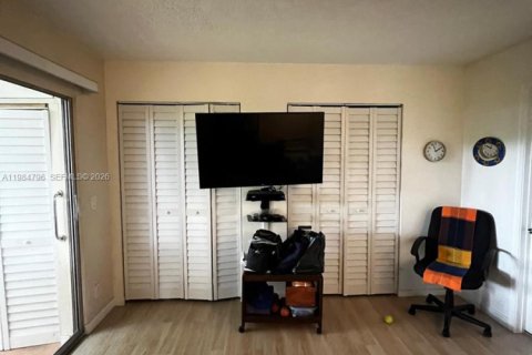 Condominio en alquiler en Pembroke Pines, Florida, 1 dormitorio, 74.51 m2 № 2057874 - foto 15