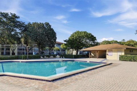 Condominio en alquiler en Pembroke Pines, Florida, 1 dormitorio, 74.51 m2 № 2057874 - foto 27