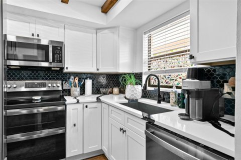 Copropriété à vendre à Sarasota, Floride: 2 chambres, 116.78 m2 № 2098136 - photo 8