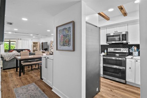 Copropriété à vendre à Sarasota, Floride: 2 chambres, 116.78 m2 № 2098136 - photo 6