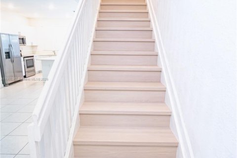 Adosado en alquiler en Homestead, Florida, 3 dormitorios, 123.37 m2 № 1952182 - foto 13