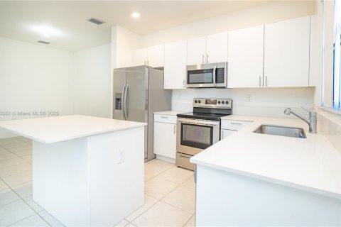 Adosado en alquiler en Homestead, Florida, 3 dormitorios, 123.37 m2 № 1952182 - foto 9