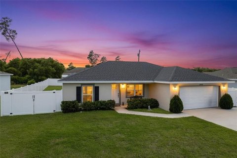 House in Ocala, Florida 3 bedrooms, 127.09 sq.m. № 2166257