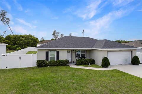 House in Ocala, Florida 3 bedrooms, 127.09 sq.m. № 2166257 - photo 2