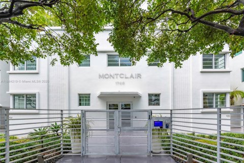 Купить кондоминиум в Майами-Бич, Флорида 2 спальни, 94.2м2, № 1892957 - фото 2