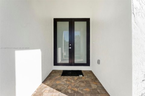 House in North Miami, Florida 4 bedrooms № 1949499 - photo 7