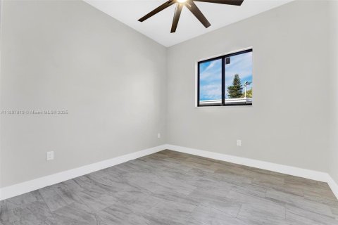 House in North Miami, Florida 4 bedrooms № 1949499 - photo 20
