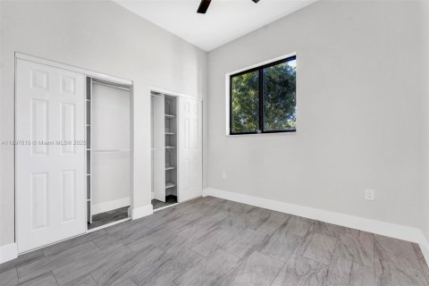 House in North Miami, Florida 4 bedrooms № 1949499 - photo 30