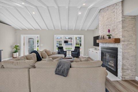 House in Boca Raton, Florida 5 bedrooms, 341.04 sq.m. № 2389864 - photo 9