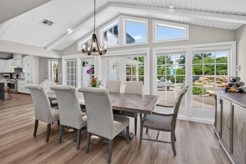 House in Boca Raton, Florida 5 bedrooms, 341.04 sq.m. № 2389864 - photo 11