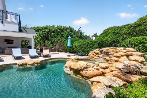 House in Boca Raton, Florida 5 bedrooms, 341.04 sq.m. № 2389864 - photo 30