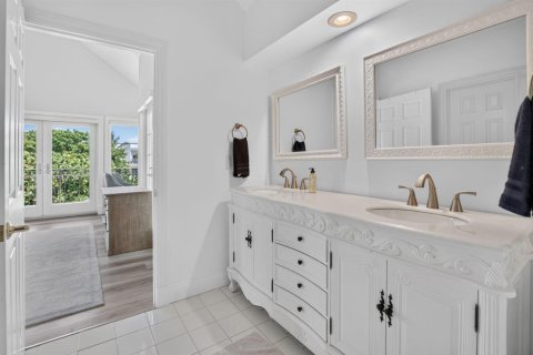 House in Boca Raton, Florida 5 bedrooms, 341.04 sq.m. № 2389864 - photo 26