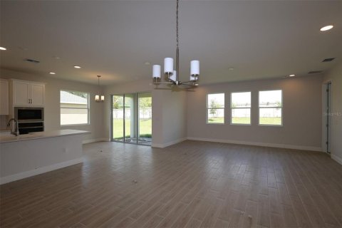 Villa ou maison à vendre à Apopka, Floride: 5 chambres, 279.26 m2 № 2405369 - photo 8