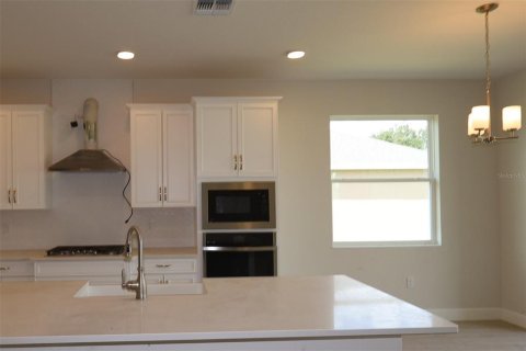 Villa ou maison à vendre à Apopka, Floride: 5 chambres, 279.26 m2 № 2405369 - photo 4