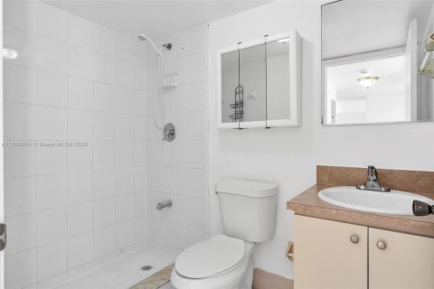 Apartment in Miami, Florida 2 bedrooms № 1944973 - photo 16