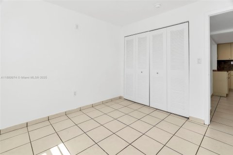 Apartment in Miami, Florida 2 bedrooms № 1944973 - photo 13