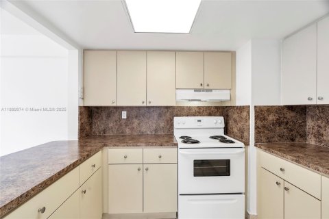 Apartment in Miami, Florida 2 bedrooms № 1944973 - photo 11
