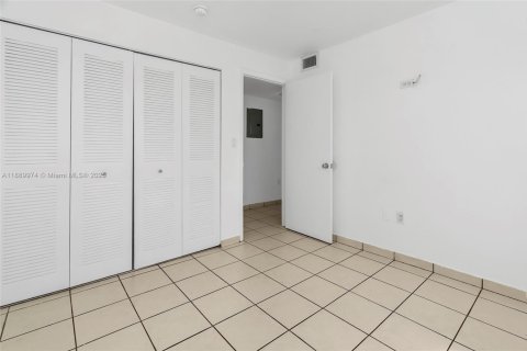 Apartment in Miami, Florida 2 bedrooms № 1944973 - photo 14