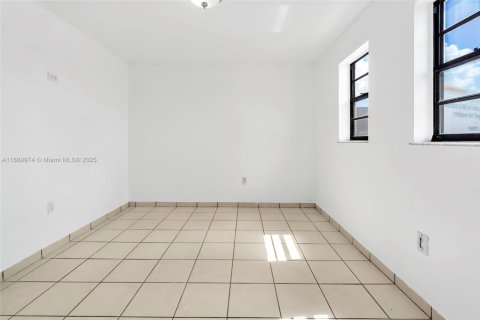 Apartment in Miami, Florida 2 bedrooms № 1944973 - photo 20