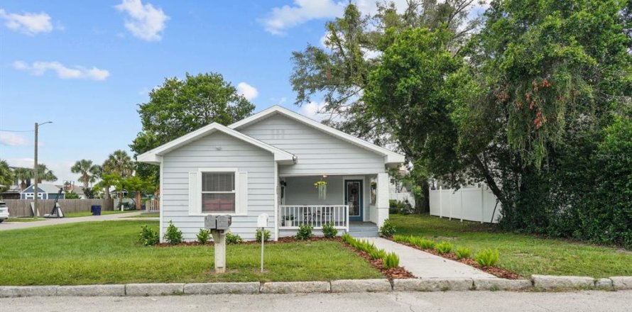 Commercial property in Tampa, Florida 246.93 sq.m. № 1372948