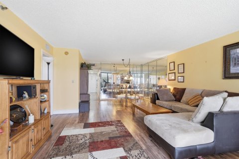 Condo in Lauderhill, Florida, 2 bedrooms № 2190858 - photo 20