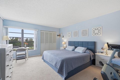 Condo in Lauderhill, Florida, 2 bedrooms № 2190858 - photo 21