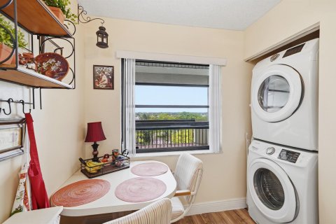 Condo in Lauderhill, Florida, 2 bedrooms № 2190858 - photo 11