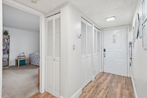 Condo in Lauderhill, Florida, 2 bedrooms № 2190858 - photo 16