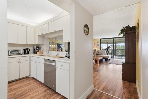 Condo in Lauderhill, Florida, 2 bedrooms № 2190858 - photo 8
