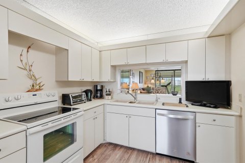 Condo in Lauderhill, Florida, 2 bedrooms № 2190858 - photo 6