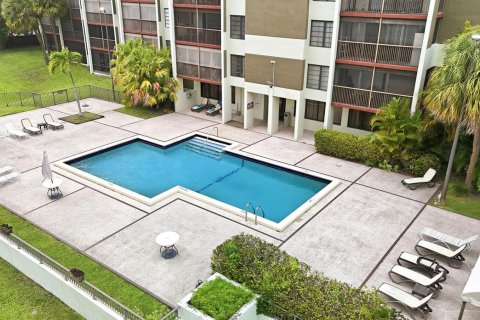 Condo in Lauderhill, Florida, 2 bedrooms № 2190858 - photo 30
