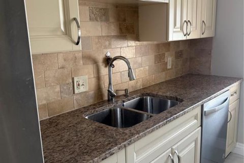 Copropriété à vendre à Tampa, Floride: 2 chambres, 99.78 m2 № 1909084 - photo 6