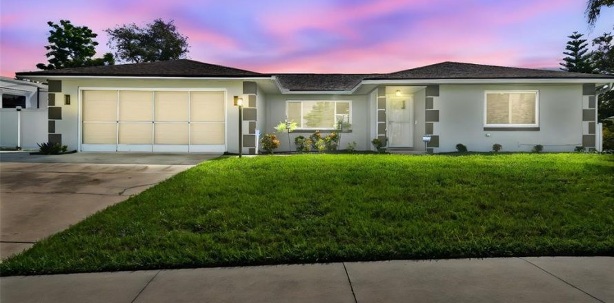 House in Deltona, Florida 2 bedrooms, 130.81 sq.m. № 1842287